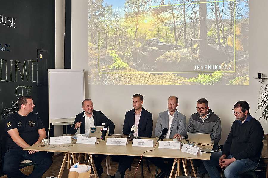 Na tiskové konferenci pořádané agenturou CzechTourism v Praze vystoupili představitelé institucí cestovního ruchu z regionu Jeseníků